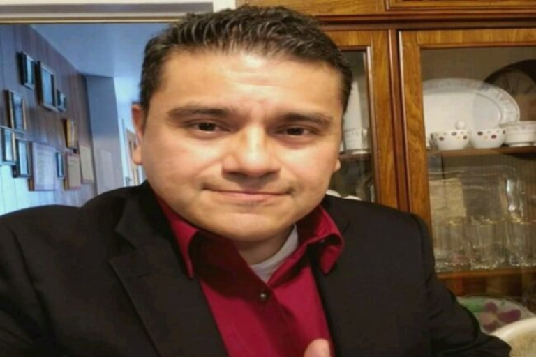 Enrique Flores Social Worker